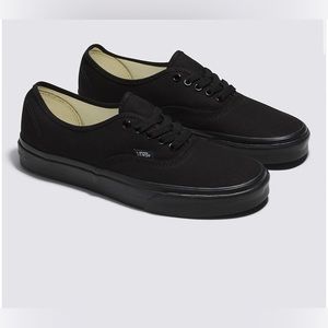 Vans. All Black. Women size 8.5/ Men’s size 7. UNISEX